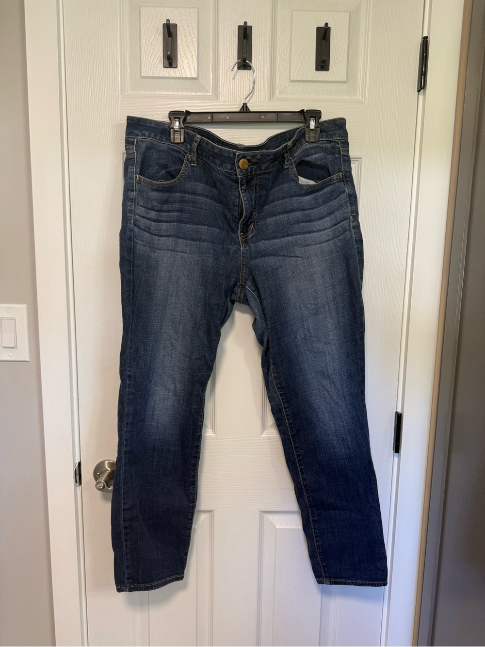 American Eagle Outfitters Dark Blue Boyfriend Jeans